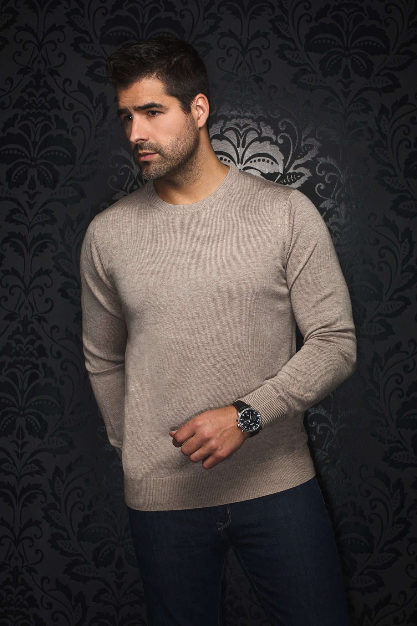 Chandail col rond en laine mérino pour homme par Au Noir | MARINI Taupe | Machemise.ca, inventaire complet de la marque Au Noir